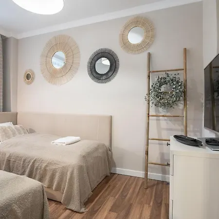 Apartment Bohema - Przytulne Mieszkanie Blisko Centrum I Dworca, Parter, Balkon, Park, Parking *