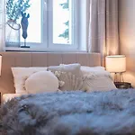 Bohema - Przytulne Mieszkanie Blisko Centrum I Dworca, Parter, Balkon, Park, Parking דירה *