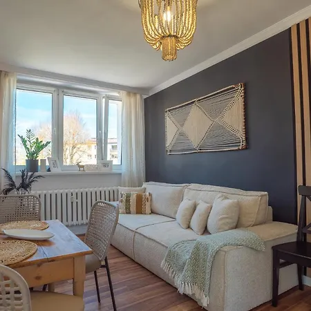 Apartment Bohema - Przytulne Mieszkanie Blisko Centrum I Dworca, Parter, Balkon, Park, Parking Karpacz