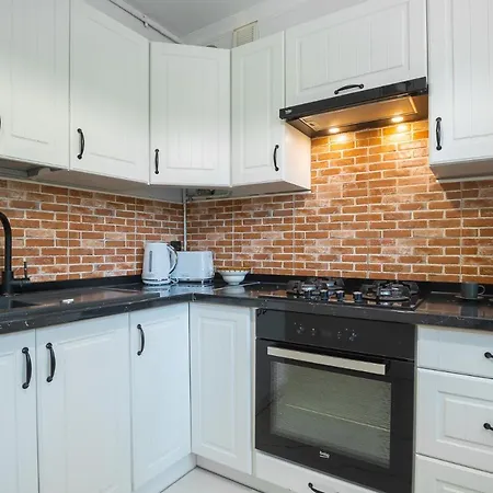 Bohema - Przytulne Mieszkanie Blisko Centrum I Dworca, Parter, Balkon, Park, Parking *