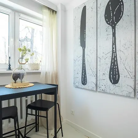 Bohema - Przytulne Mieszkanie Blisko Centrum I Dworca, Parter, Balkon, Park, Parking Apartmán