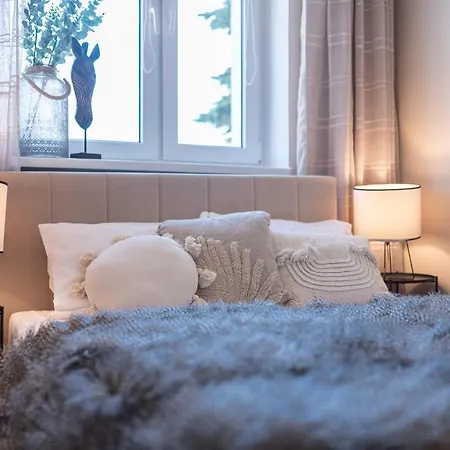 Bohema - Przytulne Mieszkanie Blisko Centrum I Dworca, Parter, Balkon, Park, Parking 아파트 *