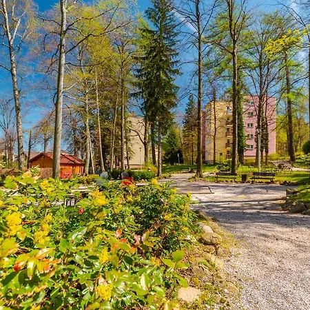 Bohema - Przytulne Mieszkanie Blisko Centrum I Dworca, Parter, Balkon, Park, Parking Apartment Karpacz