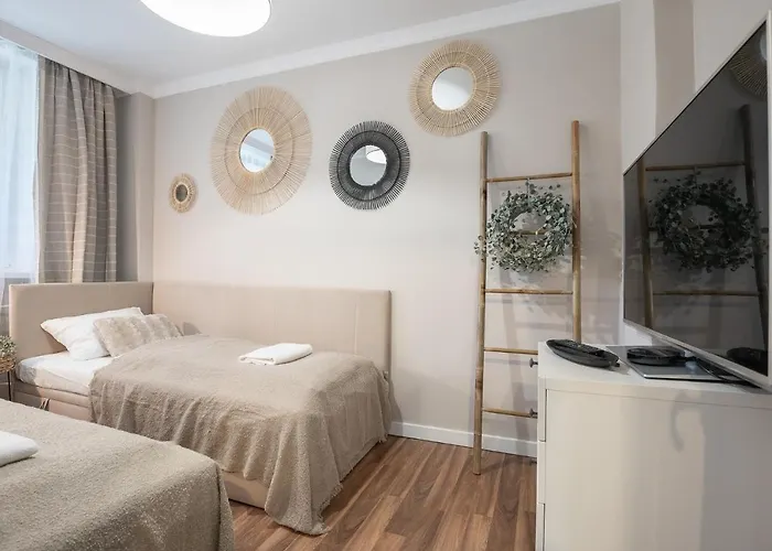 דירה Bohema - Przytulne Mieszkanie Blisko Centrum I Dworca, Parter, Balkon, Park, Parking *