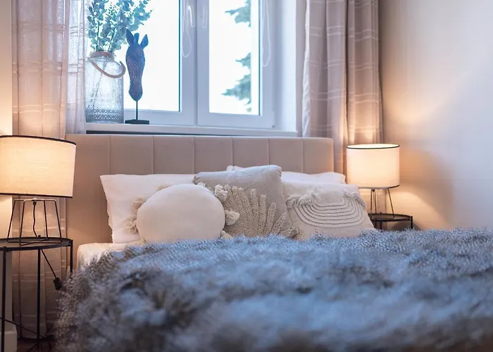 Bohema - Przytulne Mieszkanie Blisko Centrum I Dworca, Parter, Balkon, Park, Parking דירה *